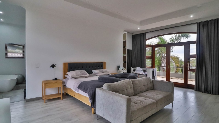 5 Bedroom Property for Sale in Klein Zevenwacht Western Cape